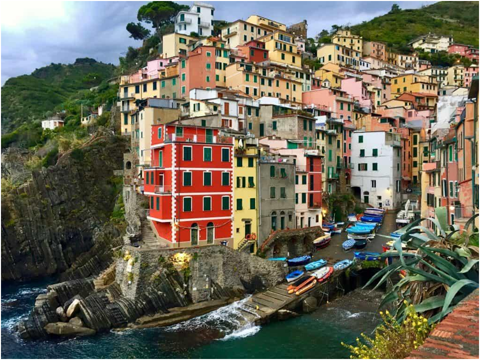 Cinque Terre: The Path Connecting Five Towns 