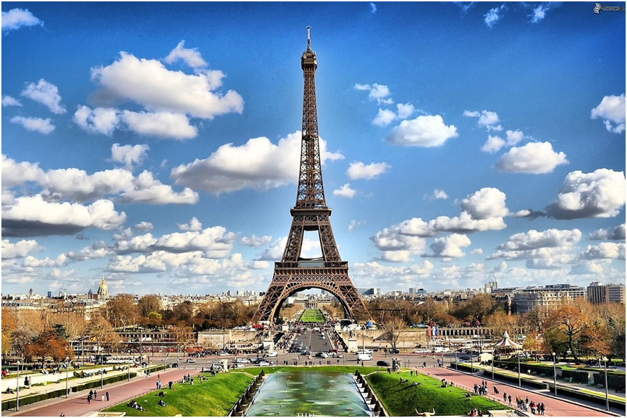 Valentine’s Day in Paris: A Romantic Getaway